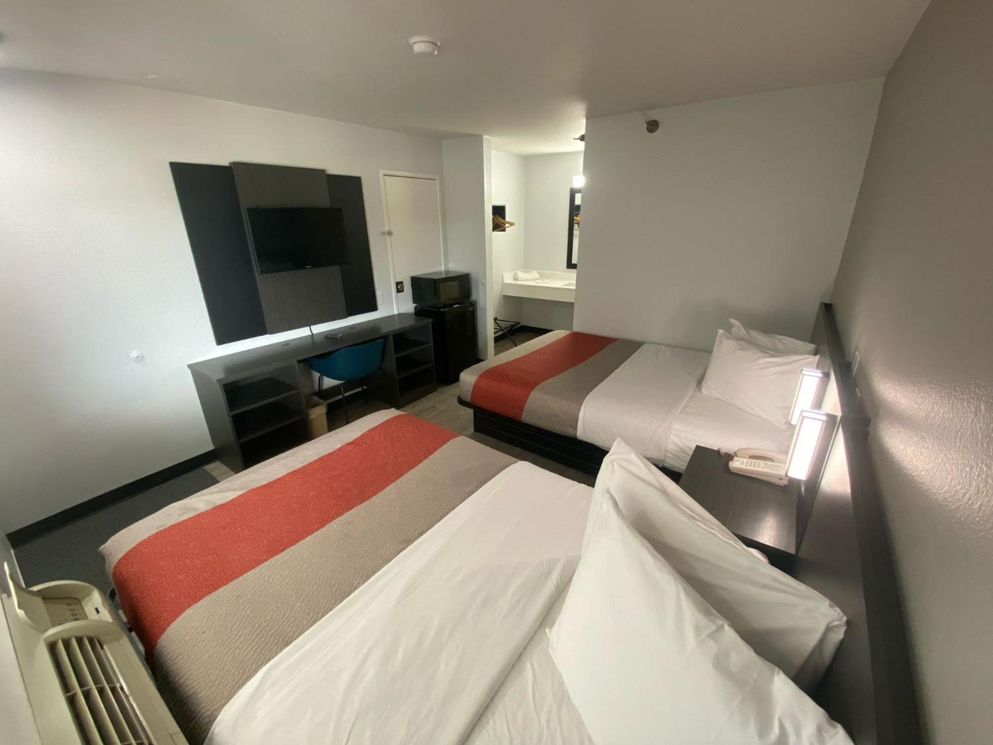 Motel 6-Windsor Locks, Ct - Hartford المظهر الخارجي الصورة