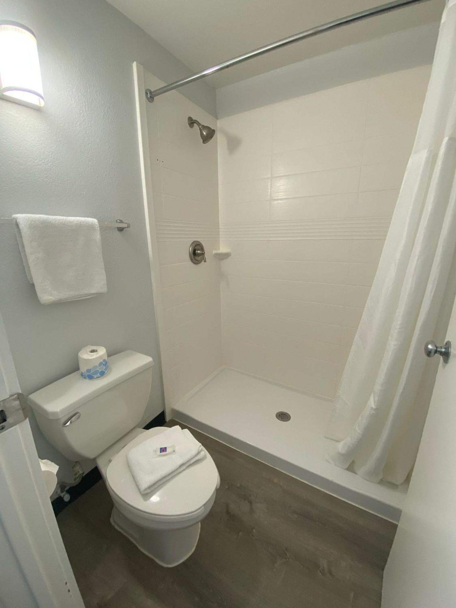 Motel 6-Windsor Locks, Ct - Hartford المظهر الخارجي الصورة