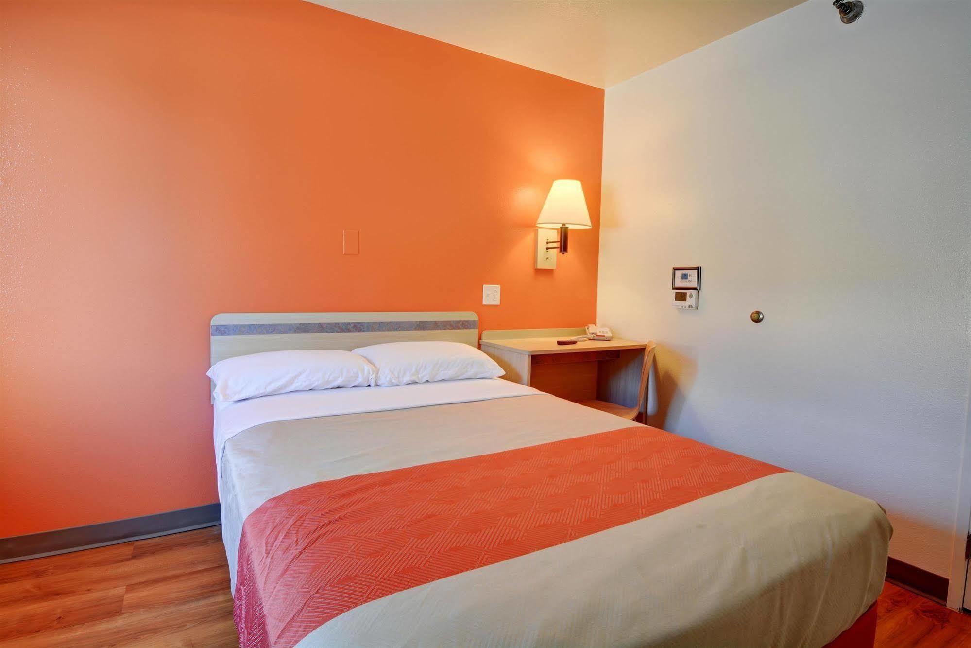 Motel 6-Windsor Locks, Ct - Hartford المظهر الخارجي الصورة