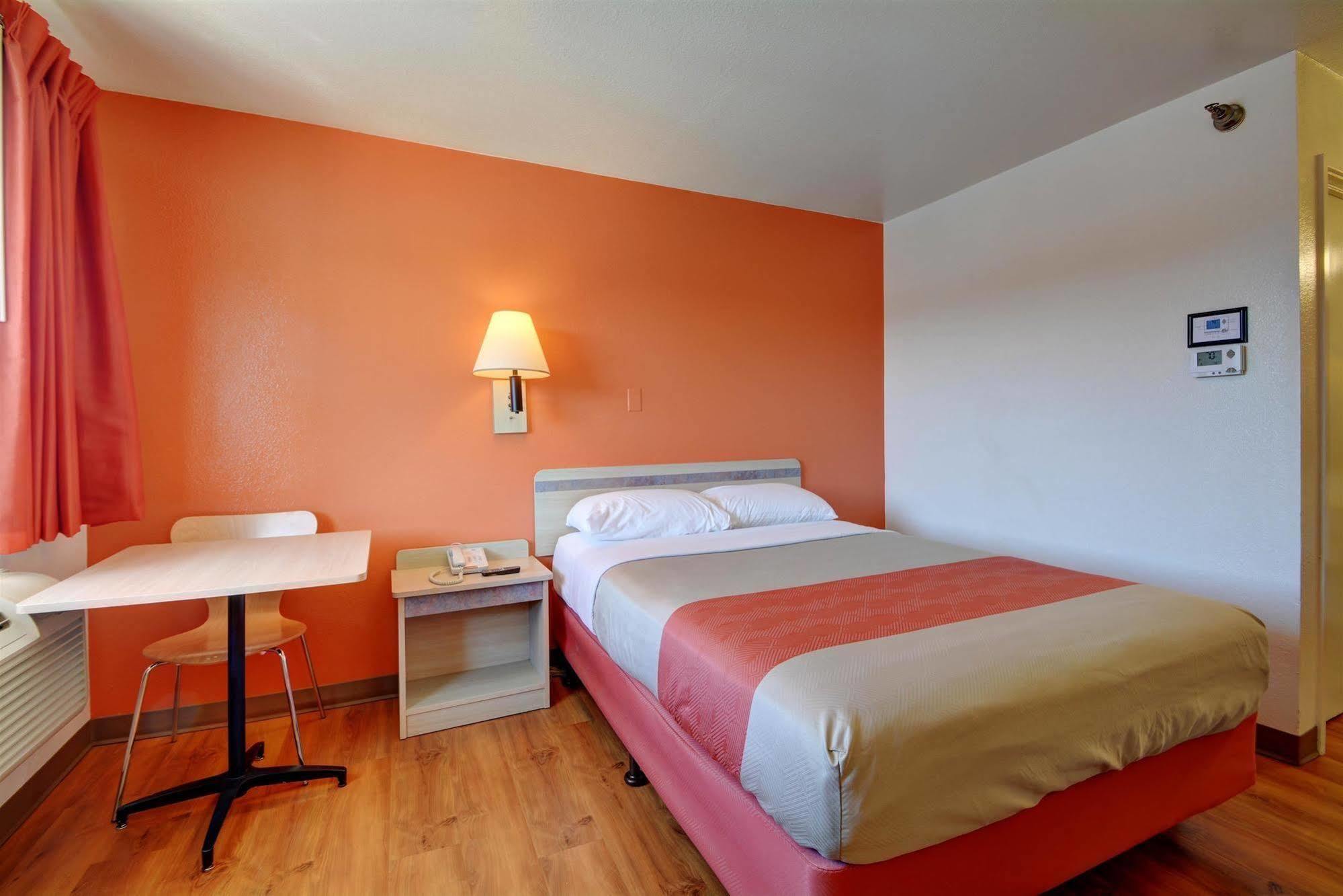 Motel 6-Windsor Locks, Ct - Hartford المظهر الخارجي الصورة