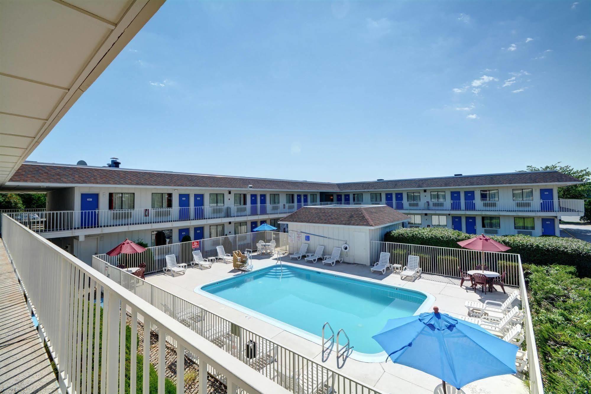 Motel 6-Windsor Locks, Ct - Hartford المظهر الخارجي الصورة