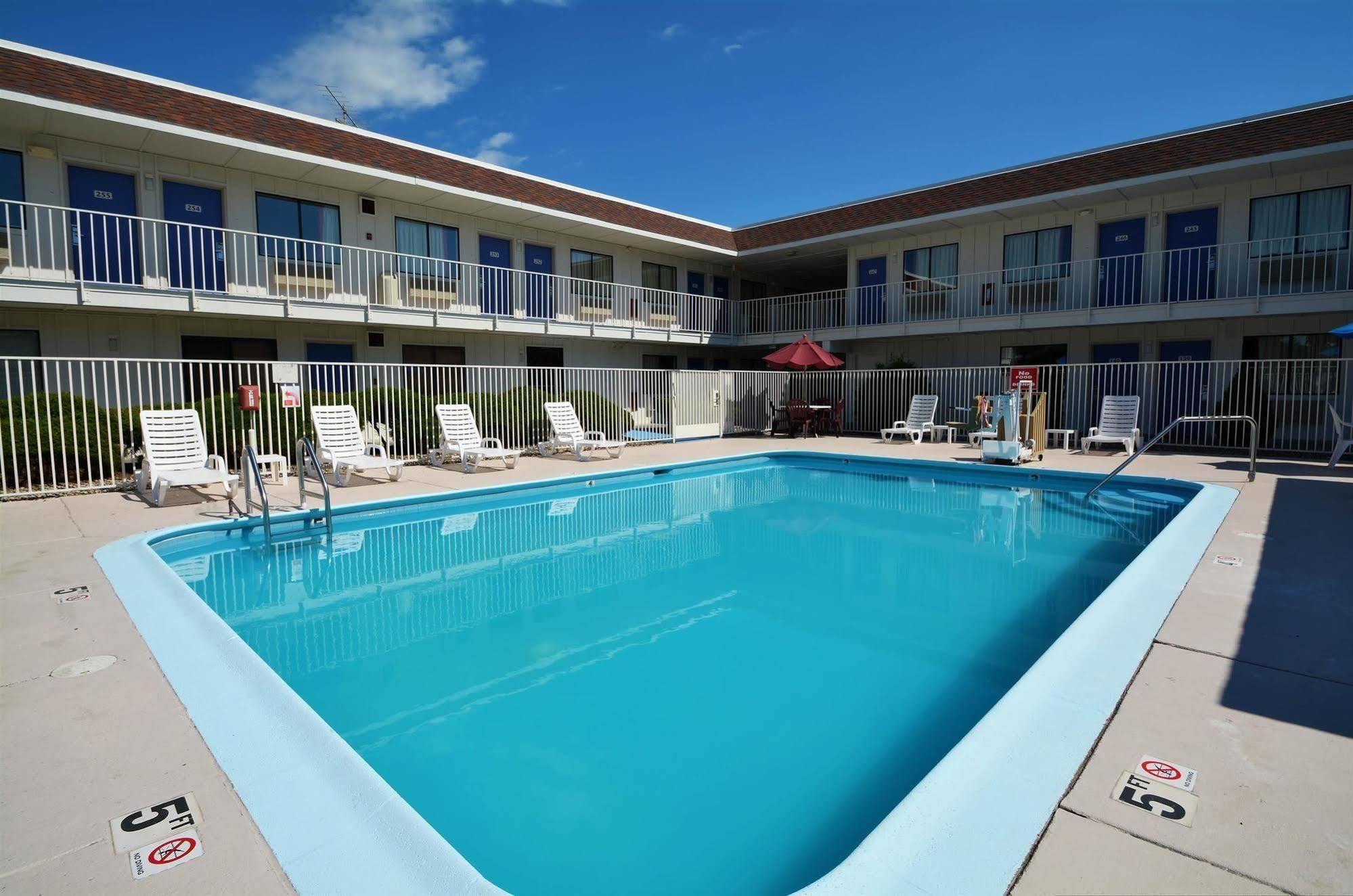 Motel 6-Windsor Locks, Ct - Hartford المظهر الخارجي الصورة